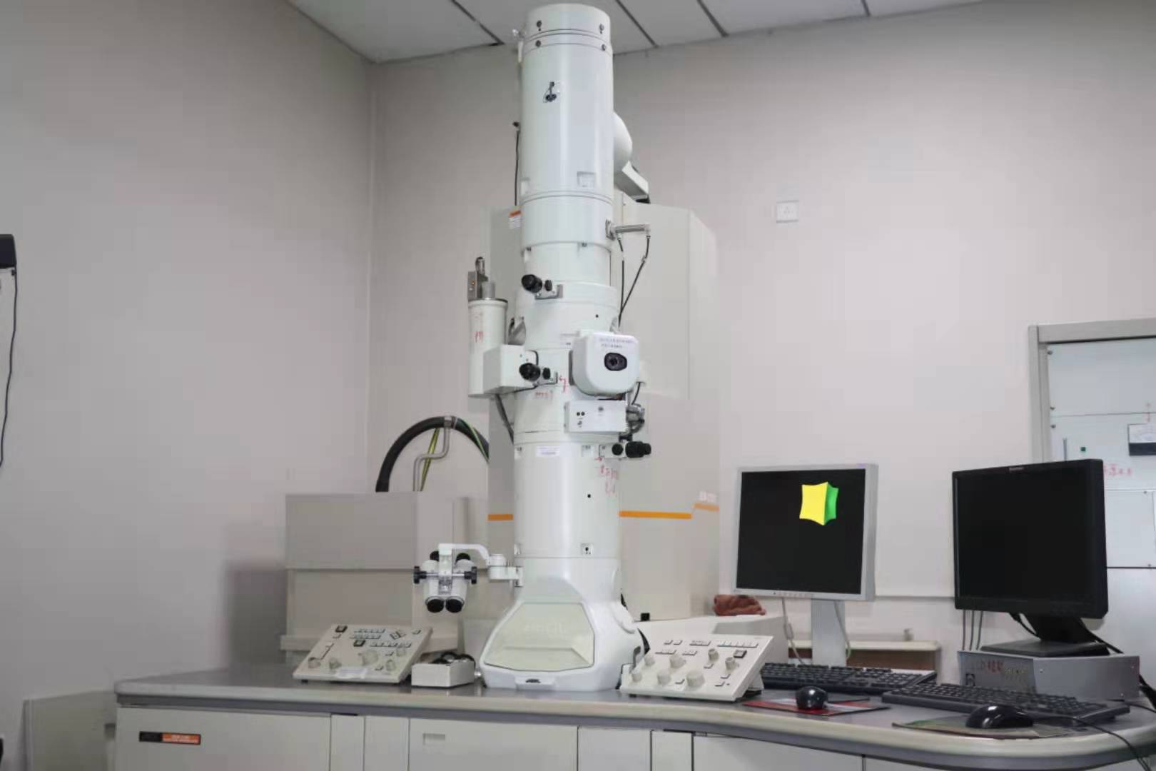 超分辨透射电子显微镜